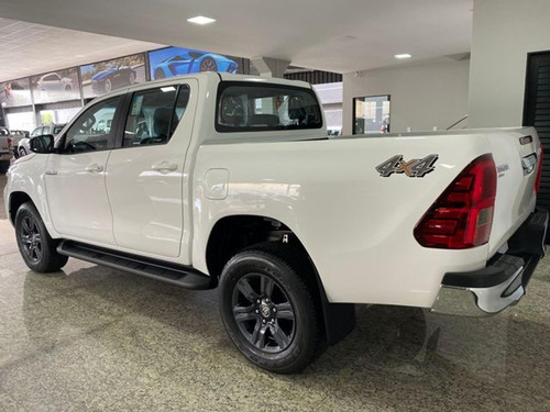 Imagem 2 de 15 de Toyota Hilux 2.8 D-4d Tb Diesel Cd Sr 4x4 Auto 2020/2021 0km