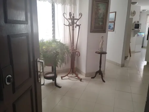 Apartamento En Venta En Conquistadores. Cod V12304