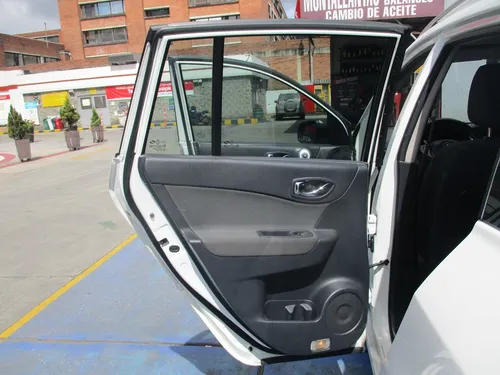 Renault Koleos DYNAMIQUE 4X4 2500CC MT AA