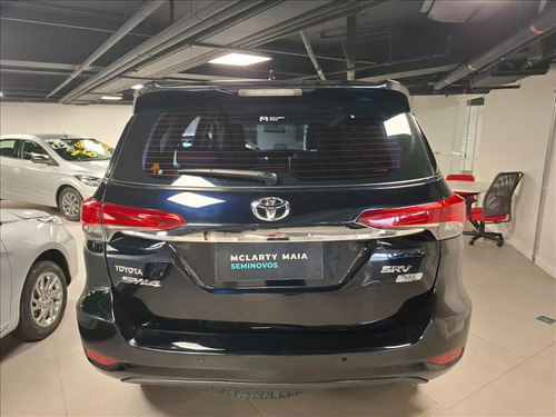 Toyota Hilux SW4 2.7 Srv 7 Lugares 4x2 16v