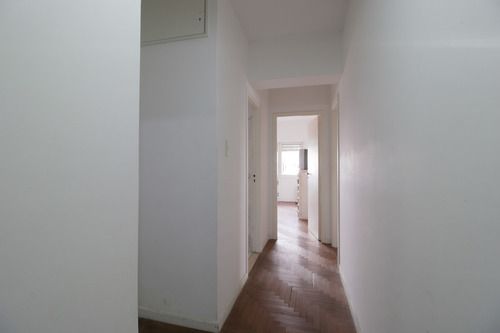Recoleta. Departamento 4 Ambientes .