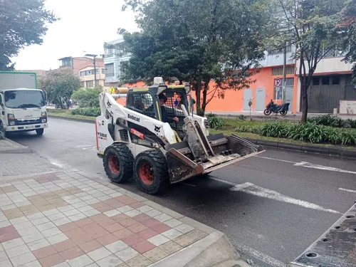 Vendo 2 Bobcat Con Martillos Y Un Brazo Excavador