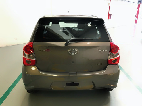 Toyota Etios 1.5 X 5p 2021 0km