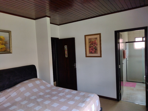 Casa Alto Padrão - 900 Metros De Terreno - Carambeí-pr