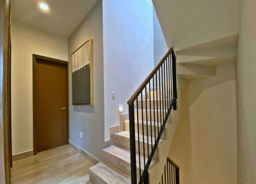 Venta De Casa En Fraccionamiento Arbolada Amueblada