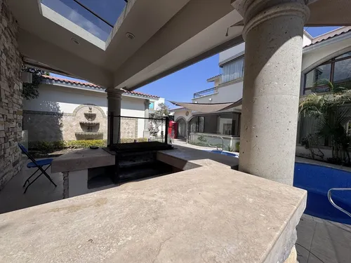 Exclusiva Residencia En Venta En La Rica Juriquilla