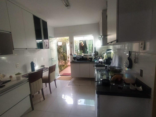 Prédio Para Venda Em Ra Xiv São Sebastião, Residencial Oeste, 3 Dormitórios, 2 Suítes, 2 Banheiros, 1 Vaga - M0372_1-1750088