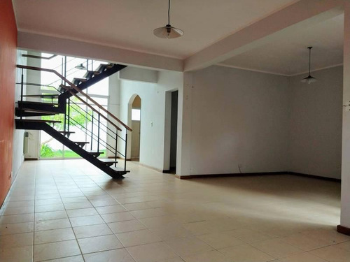 Imagen 4 de 21 de Casa En Triplex, Moderna En El Centro De Gualeguaychu