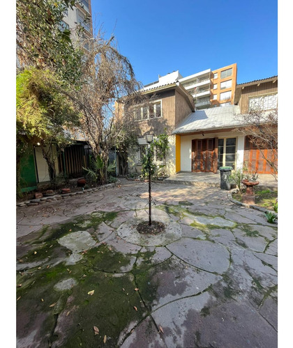 Clp $495.000.000 Casa 4d + 2b + Servicios. Plaza Ñuñoa. Call