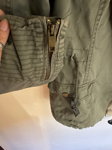 Campera C/capucha Verde Militar De Usa Talle S Forrada Piel (Usado)