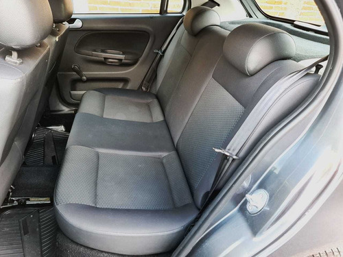 Imagen 13 de 15 de Volkswagen Gol 2018 1.6 Trendline Mt 5 P