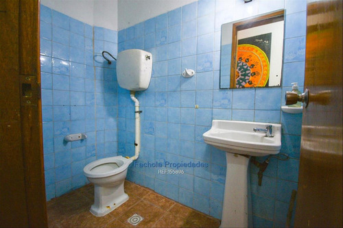 Vende O Alquila Local De 3 Niveles, 12 Habitaciones,