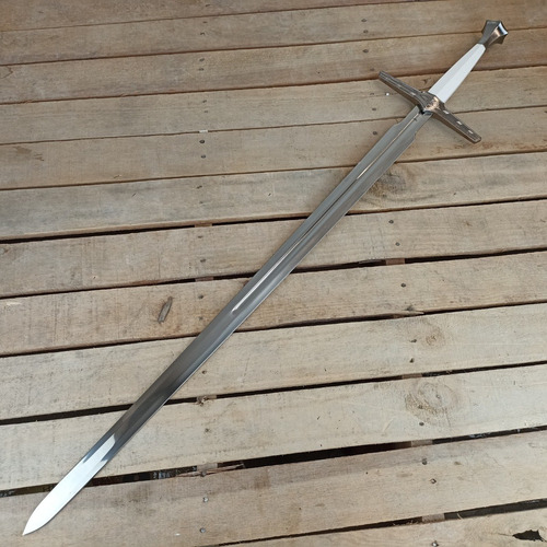 Espadas The Witcher Geralts Silver Sword 120cm Ver. Deluxe