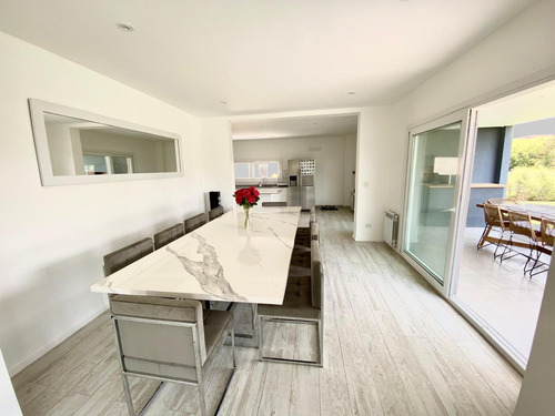 Excelente Casa En Alquiler Anual En El Canton Puerto Con Pileta