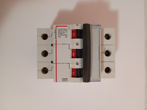 Interruptor Automatico 3p 32a Curva D 10ka Legrand Rf 408092