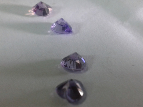 37 Se Vende Zircon Color Amatista Forma De Corazon Original
