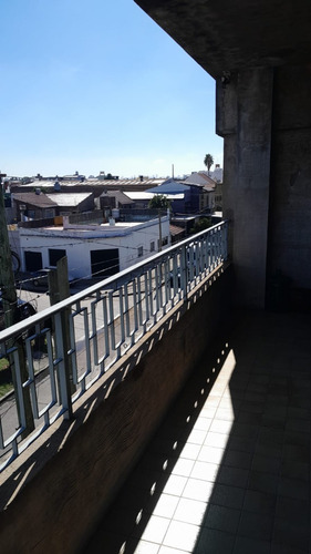 Piso De 4 Amb. Con Garaje