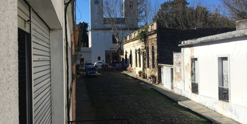 Imagen 2 de 6 de Apartamento En Casco Historico De 2 Dormitorios