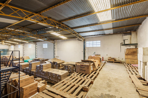 Galpón En Venta Barrio Arroyito Local Comercial Y Departamento 2 Dormitorios