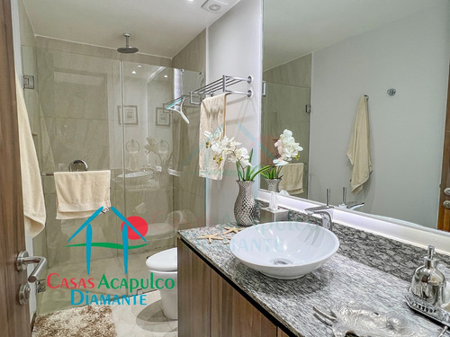 Cad La Isla Emerald I8. Amplio Departamento En Condominio De Playa Con Terraza Y Vista A Las Áreas Comunes
