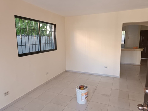 Imagen 17 de 30 de Vendo Casa De Oportunidad En Autopista De San Isidro 3 Habitaciones Principal Con Baño, Baños Común Sala Comedor Cocina Terraza, Cuarto De Servicio Con Baño Galería Marquesina. Cisterna 152 Metros