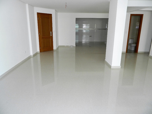 Imagem 3 de 14 de Apartamento 3 Dormitórios - 50 Mts Praia- Alto Padrão Amj110