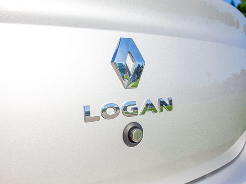 Imagen 20 de 25 de Renault Nuevo Logan Life 1.0 Ex. Full | Permuta / Financia