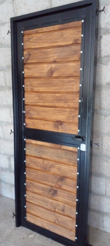 Puerta De Hierro Y Madera Exterior.