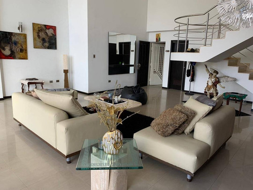 En Venta Moderno Pent House En Resd. Jacaranda En La Trigaleña Alta