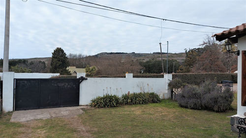 Imagen 2 de 29 de Venta Casa 2 Dormitorios - Zona Cardos - Tandil