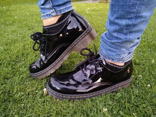 Zapatos Nacionales, Nival Negro Charol