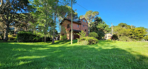 Chalet Tradicional 5 Amb En Costa Del Este
