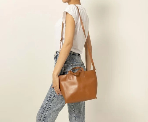 Bolsa Feminina Tote Cora Média Couro Marrom Anacapri Desenho Do Tecido Liso