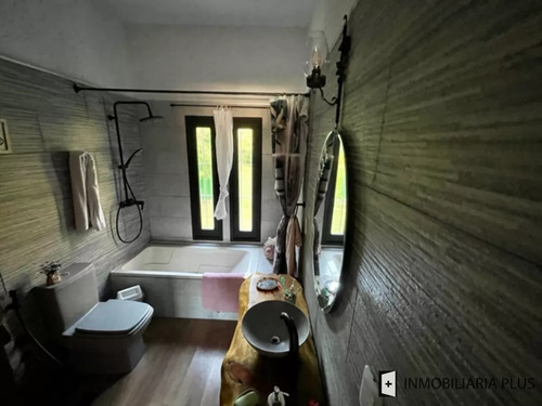 Venta De Casa Con 703 M2 Terreno Con 2 Dormitorios 2 Baños En Pinares C849