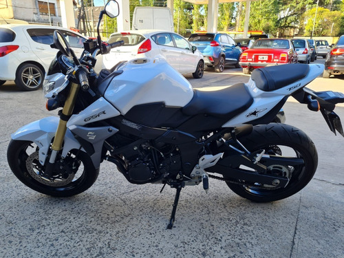 Imagen 2 de 11 de Suzuki Gsr 750