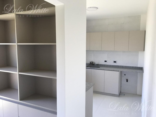 Imagen 10 de 30 de Venta - Casa A Estrenar Con Vista A La Laguna En Terralagos