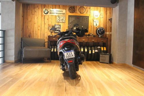 Imagen 4 de 17 de Kymco Scooter Xtown 250 Igual A 0km Usado Impecable