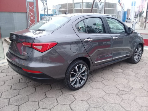 Fiat Cronos 1.8 16v Precision