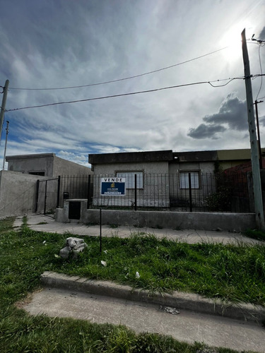 Vendo Casa De Dos Dormitorios A Reciclar En Barrio Atepam