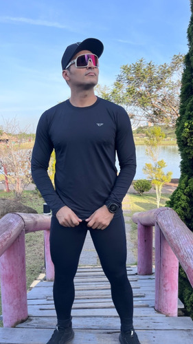 Imagem 3 de 8 de Camiseta Térmica Segunda-pele Com Proteção Uv+ Tec Dry-fit