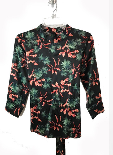 Blusa Satin Negra Con Flores