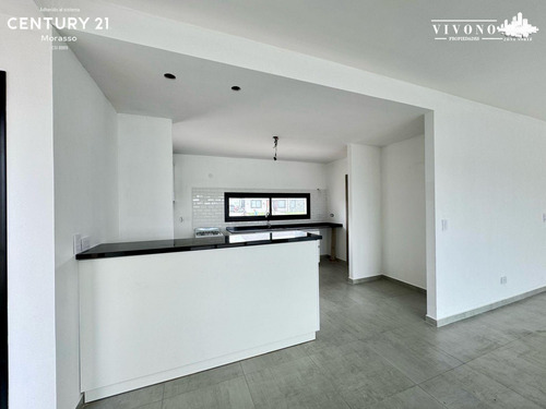 Casa En Venta A Laguna En San Sebastian - A Estrenar