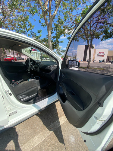 Mirage G4 2024 Versión Gls Cvt Color Blanco