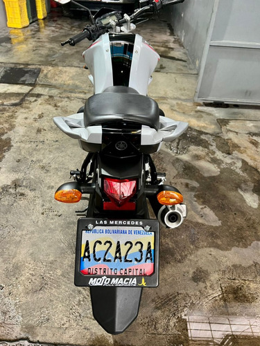 Moto Yamaha Fazer