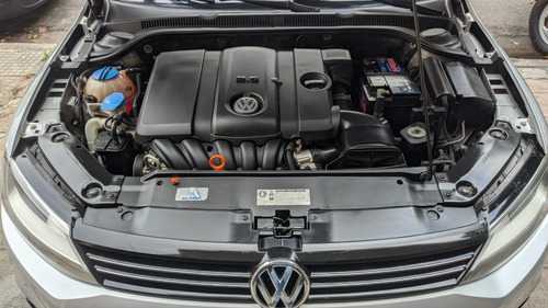 Volkswagen Vento 2.5 Luxury 170cv 2011