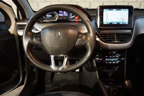 Peugeot 208 1.6 Feline
