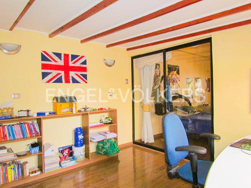 Amplia Residencia Con Local Comercial Hoy Operando