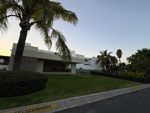 Casa En Venta En Claustros Delcampestre La Joya