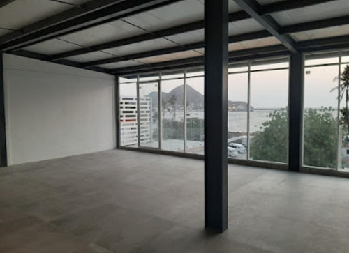Se Rentan Oficinas Con Excelente Ubicación En Av. Teniente Azueta En El Puerto De Manzanillo, Colima.