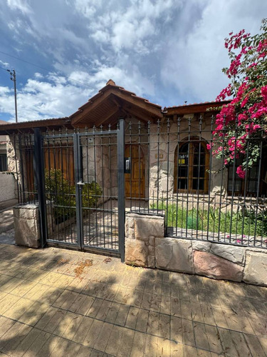 Casa En Venta En Jose Hernandez Al 100 - Mendoza